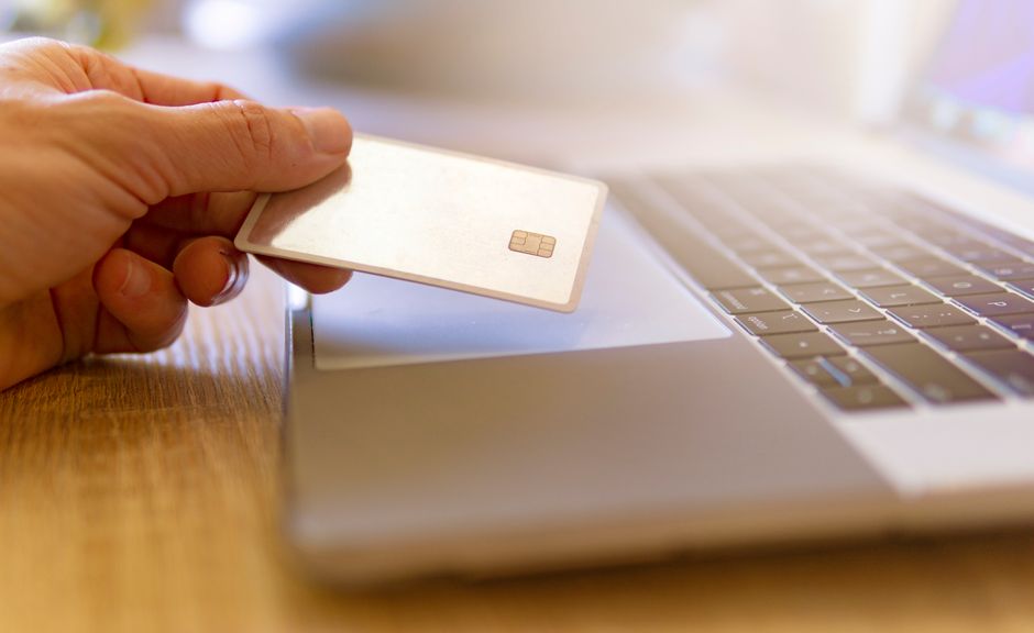 Catálogo de productos de una tienda online costarricense en celular
