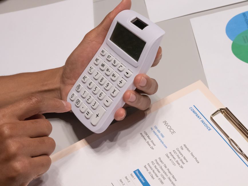 Negocio costarricense migrando de facturación manual a electrónica con un sistema v4.4