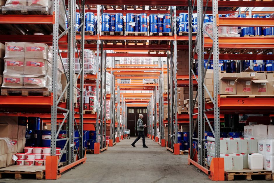 Bodega de productos que necesitan referencias y cantidades claras